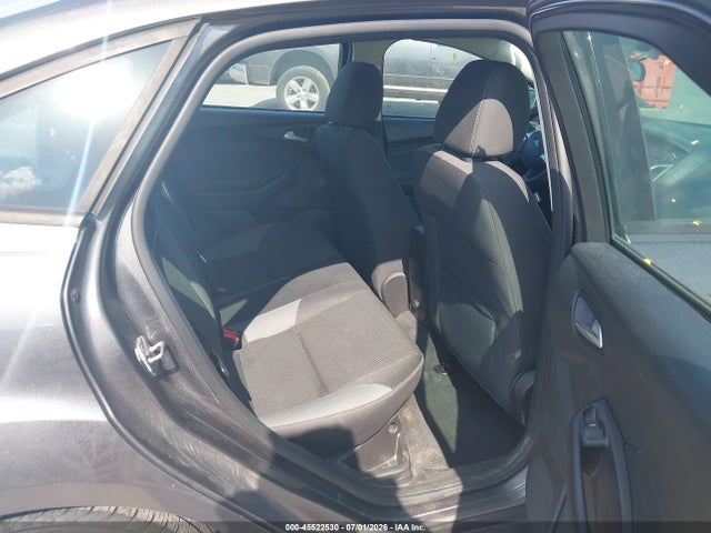 45522530 :رقم المزاد ، 1FADP3F26EL371327 vin ، 2014 Ford Focus Se مزاد بيع