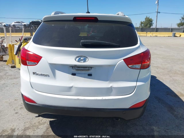 Hyundai TUCSON SE 2015 KM8JU3AG1FU995357 Image 16