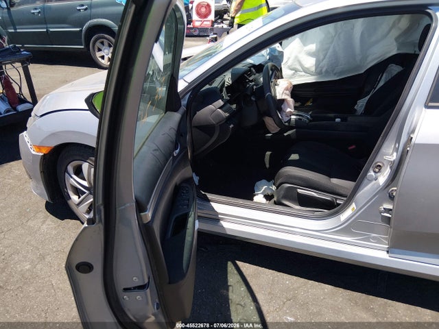Honda Civic Lx 2018 2HGFC2F51JH553772 Image 5