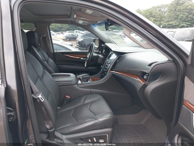 45522785 :رقم المزاد ، 1GYS4MKJ1FR601023 vin ، 2015 Cadillac Escalade Luxury مزاد بيع