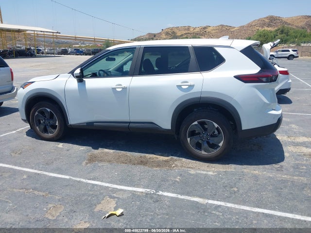 Продаж на аукціоні авто 2024 Nissan Rogue Sv Fwd, vin: 5N1BT3BA8RC677294, номер лоту: 45522799