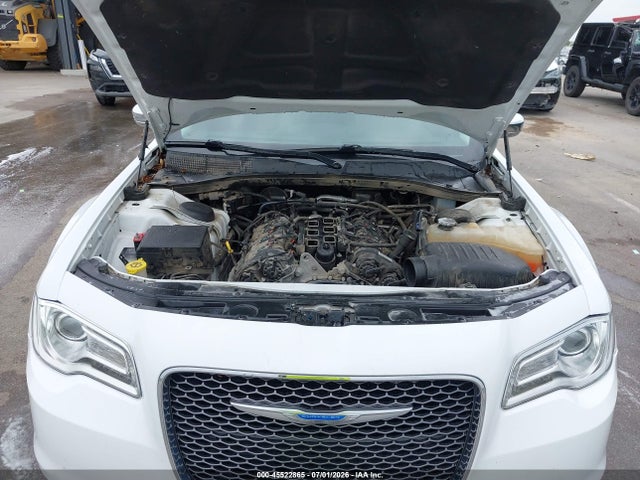 2C3CCAKG5JH228999 Chrysler 300 Limited Awd