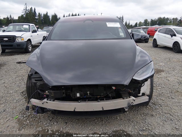 Продажа на аукционе авто 2023 Tesla Model X Dual Motor All-wheel Drive/standard Range, vin: 7SAXCBE55PF429493, номер лота: 45522897