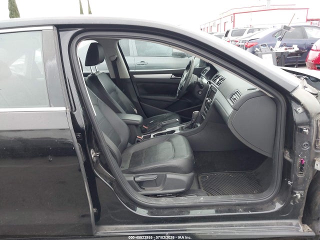 2013 Volkswagen Passat 2.5l Se მანქანა იყიდება აუქციონზე, vin: 1VWBP7A35DC118889, აუქციონის ნომერი: 45522955