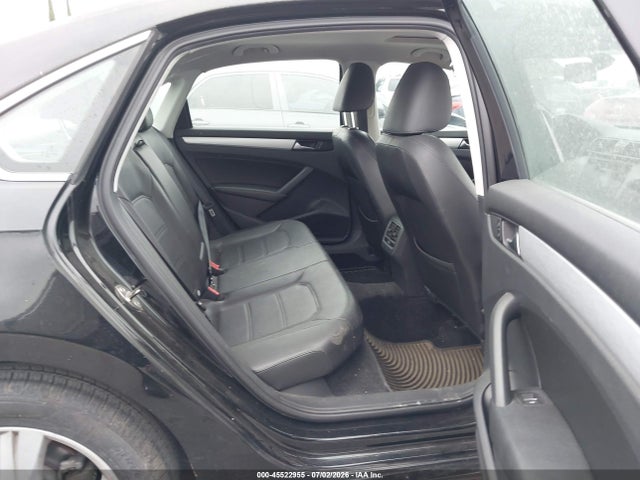 2013 Volkswagen Passat 2.5l Se მანქანა იყიდება აუქციონზე, vin: 1VWBP7A35DC118889, აუქციონის ნომერი: 45522955