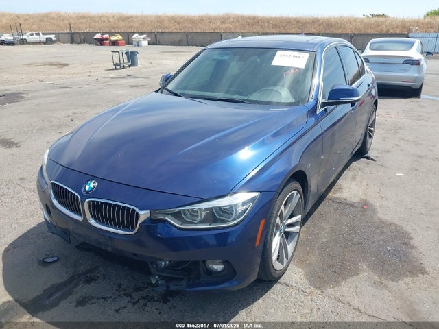 2017 Bmw 3 Series 330i მანქანა იყიდება აუქციონზე, vin: WBA8B9G36HNU52709, აუქციონის ნომერი: 45523017