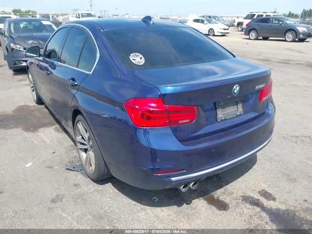 2017 Bmw 3 Series 330i მანქანა იყიდება აუქციონზე, vin: WBA8B9G36HNU52709, აუქციონის ნომერი: 45523017