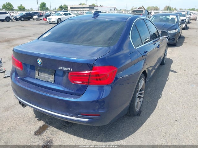 2017 Bmw 3 Series 330i მანქანა იყიდება აუქციონზე, vin: WBA8B9G36HNU52709, აუქციონის ნომერი: 45523017