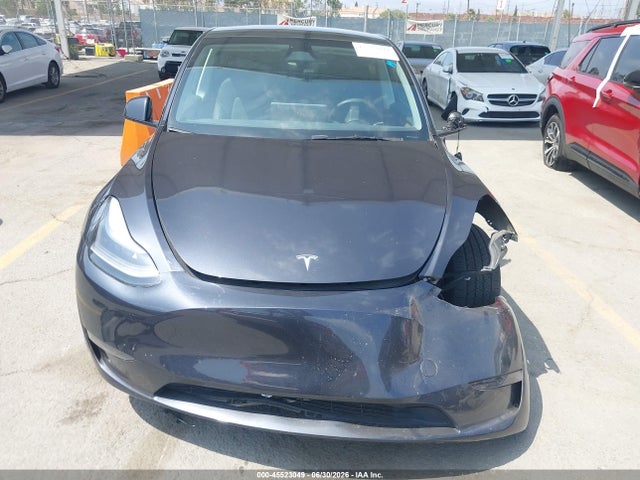 Tesla Model Y 2024 7SAYGDED2RF050630 Image 12
