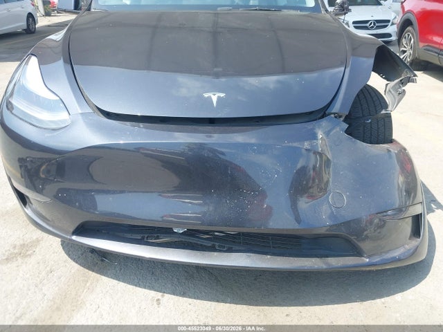 Tesla Model Y 2024 7SAYGDED2RF050630 Image 19