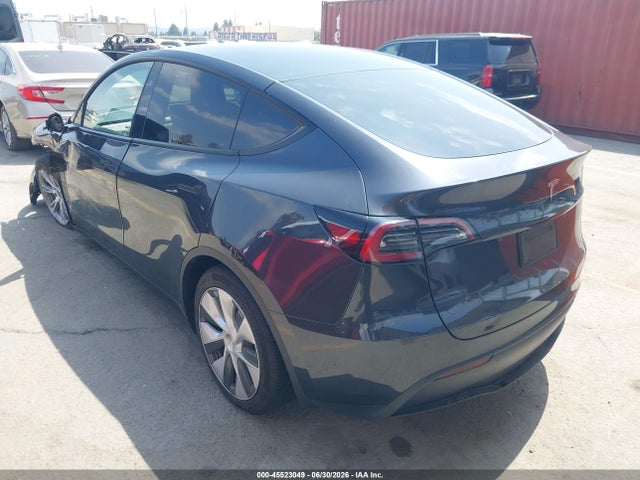 Tesla Model Y 2024 7SAYGDED2RF050630 Image 3