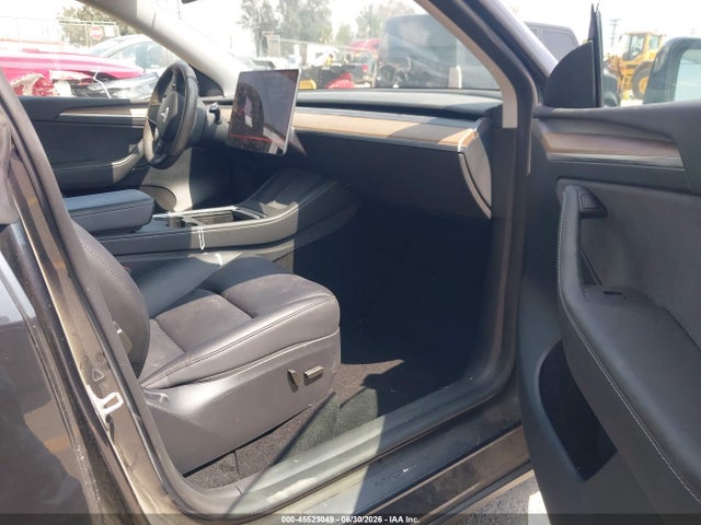 Tesla Model Y 2024 7SAYGDED2RF050630 Image 5