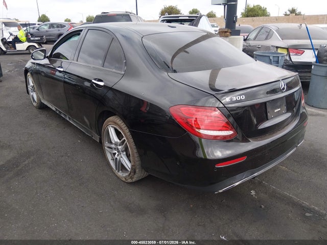 Mercedes-Benz E 300 2018 WDDZF4JB2JA457942 Image 3