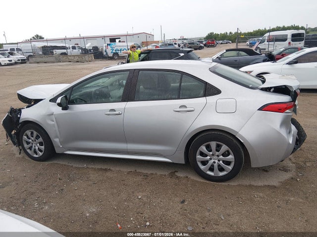 Продажа на аукционе авто 2022 Toyota Corolla Le, vin: 5YFEPMAE1NP298056, номер лота: 45523067
