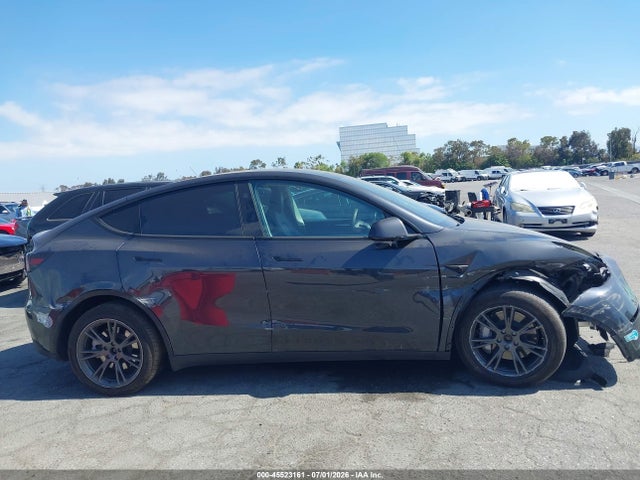 Продажа на аукционе авто 2025 Tesla Model Y Long Range Dual Motor All-wheel Drive, vin: 7SAYGDEE5SF285425, номер лота: 45523161