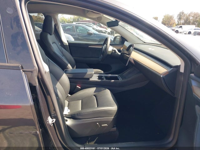 Продажа на аукционе авто 2025 Tesla Model Y Long Range Dual Motor All-wheel Drive, vin: 7SAYGDEE5SF285425, номер лота: 45523161
