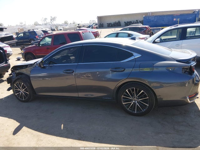 Lexus ES 300H 2022 58ADA1C14NU014089 Image 15