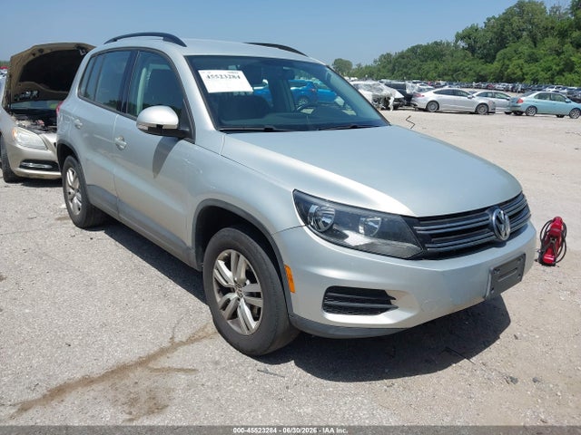 2015 Volkswagen Tiguan S მანქანა იყიდება აუქციონზე, vin: WVGAV7AX5FW593527, აუქციონის ნომერი: 45523284