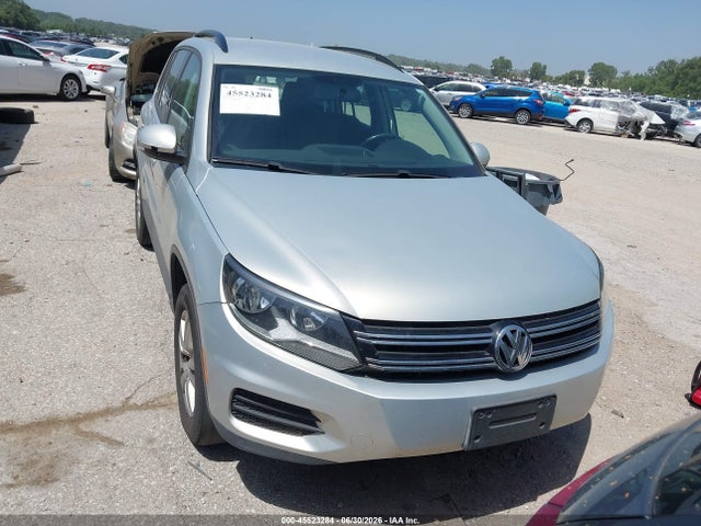 2015 Volkswagen Tiguan S მანქანა იყიდება აუქციონზე, vin: WVGAV7AX5FW593527, აუქციონის ნომერი: 45523284