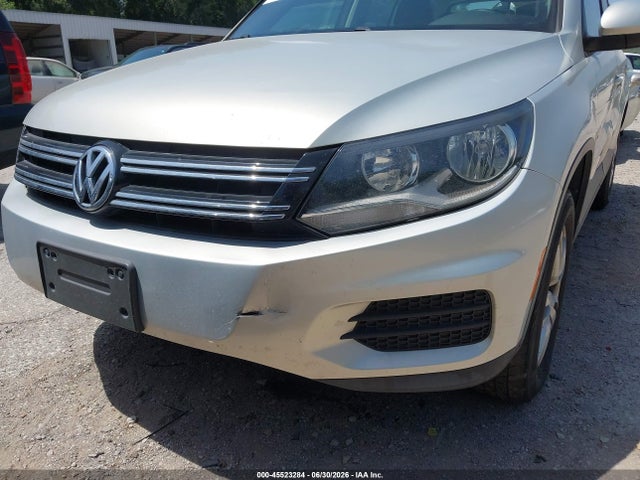 2015 Volkswagen Tiguan S მანქანა იყიდება აუქციონზე, vin: WVGAV7AX5FW593527, აუქციონის ნომერი: 45523284