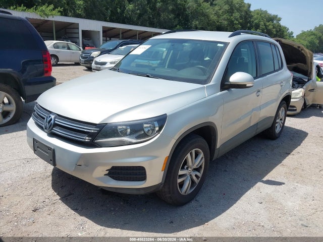 2015 Volkswagen Tiguan S მანქანა იყიდება აუქციონზე, vin: WVGAV7AX5FW593527, აუქციონის ნომერი: 45523284