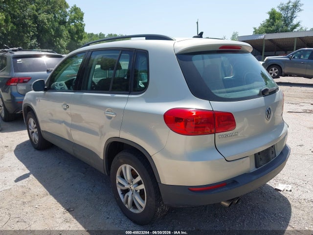 2015 Volkswagen Tiguan S მანქანა იყიდება აუქციონზე, vin: WVGAV7AX5FW593527, აუქციონის ნომერი: 45523284
