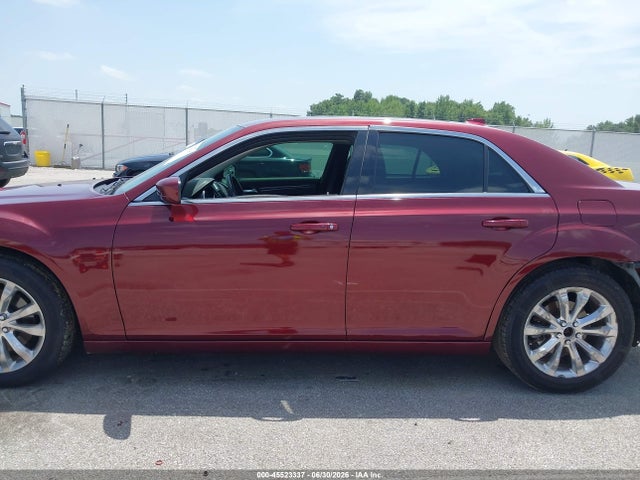 2016 Chrysler 300 Anniversary Edition მანქანა იყიდება აუქციონზე, vin: 2C3CCARG7GH161885, აუქციონის ნომერი: 45523337