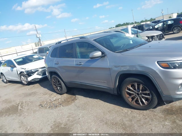 45523417 :رقم المزاد ، 1C4PJLLB9KD296268 vin ، 2019 Jeep Cherokee Latitude Plus Fwd مزاد بيع