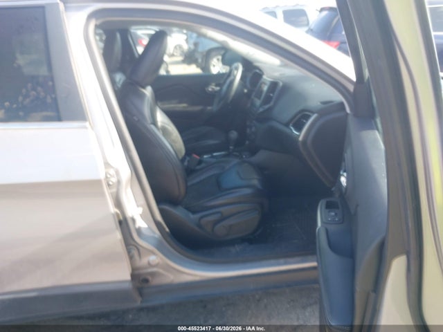 45523417 :رقم المزاد ، 1C4PJLLB9KD296268 vin ، 2019 Jeep Cherokee Latitude Plus Fwd مزاد بيع
