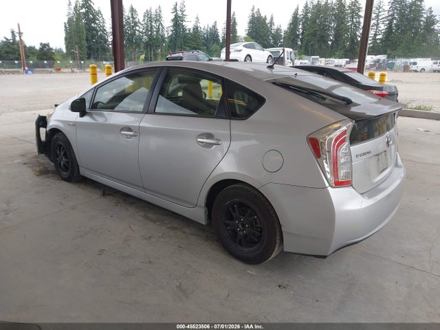 JTDKN3DU0F1947423 Toyota Prius Two