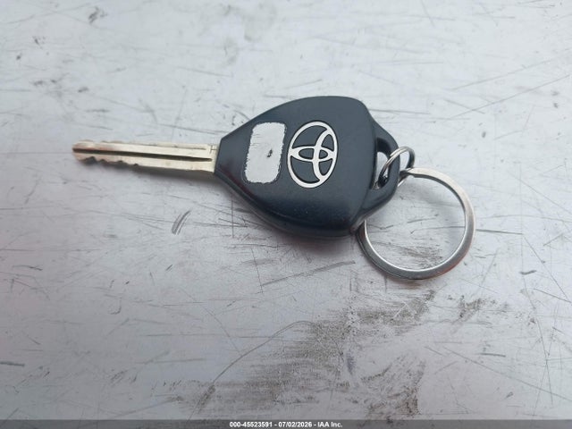 VNKKTUD37HA072211 Toyota YARIS LE