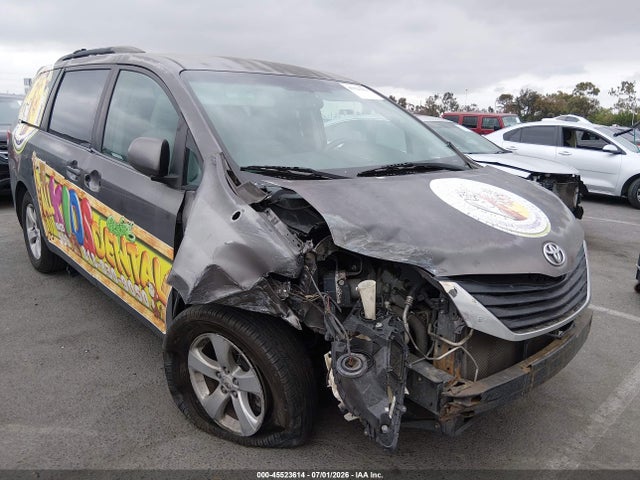 2011 Toyota Sienna Le V6 მანქანა იყიდება აუქციონზე, vin: 5TDKK3DC5BS174395, აუქციონის ნომერი: 45523614