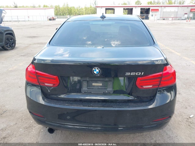 2017 Bmw 320i მანქანა იყიდება აუქციონზე, vin: WBA8E1G5XHNU12871, აუქციონის ნომერი: 45523619