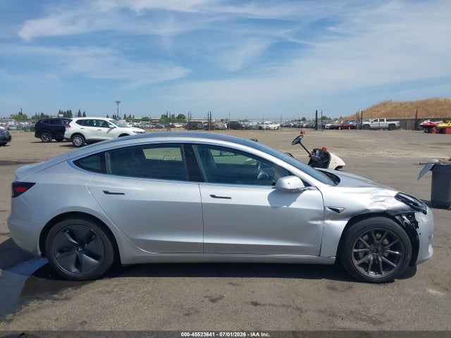 2018 Tesla Model 3 Long Range/performance მანქანა იყიდება აუქციონზე, vin: 5YJ3E1EB7JF091236, აუქციონის ნომერი: 45523641