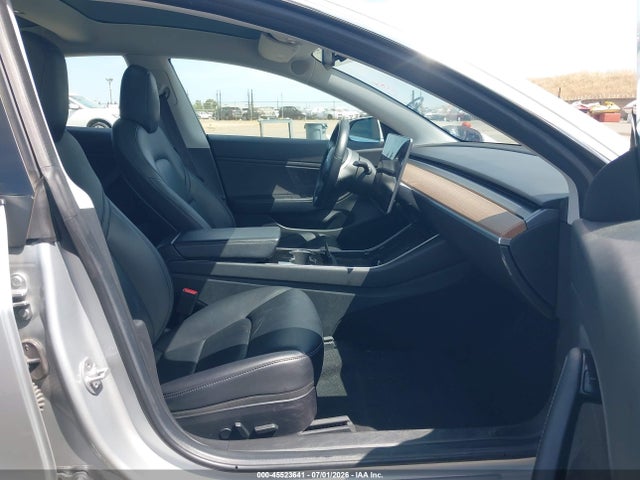 2018 Tesla Model 3 Long Range/performance მანქანა იყიდება აუქციონზე, vin: 5YJ3E1EB7JF091236, აუქციონის ნომერი: 45523641