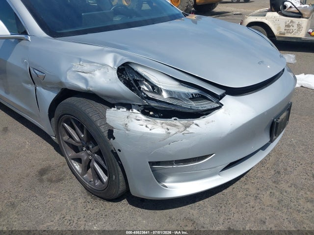 2018 Tesla Model 3 Long Range/performance მანქანა იყიდება აუქციონზე, vin: 5YJ3E1EB7JF091236, აუქციონის ნომერი: 45523641