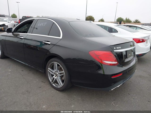 Mercedes-Benz E 300 2019 WDDZF4JB0KA601957 Image 3