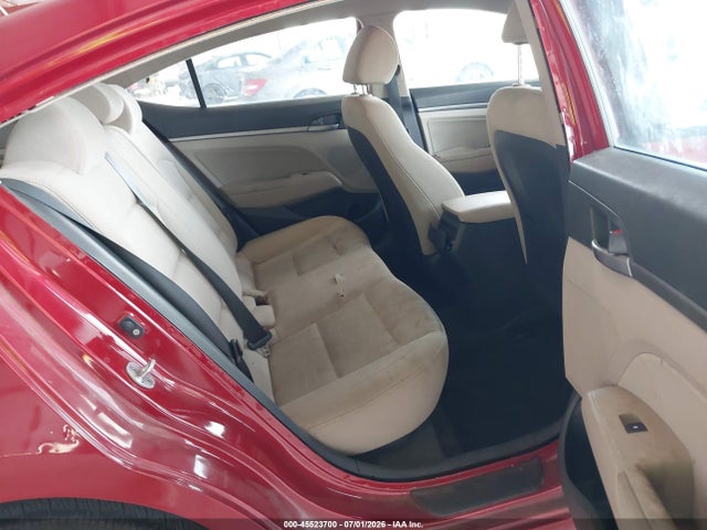 KMHD84LF4HU229704 Hyundai ELANTRA SE