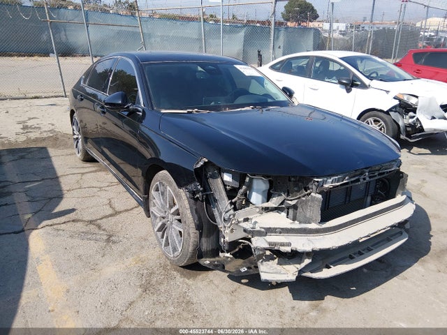 45523744 :رقم المزاد ، 1HGCY2F87RA068741 vin ، 2024 Honda Accord Hybrid Touring مزاد بيع