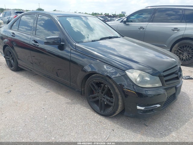 Auction sale of the 2014 Mercedes-benz C 250 Sport, vin: WDDGF4HB9EA938113, lot number: 45523842