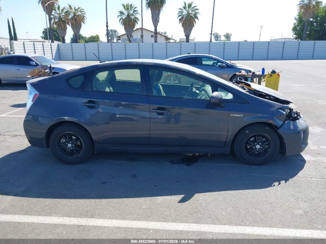 Toyota Prius Three 2014 JTDKN3DU1E0361365 Image 13