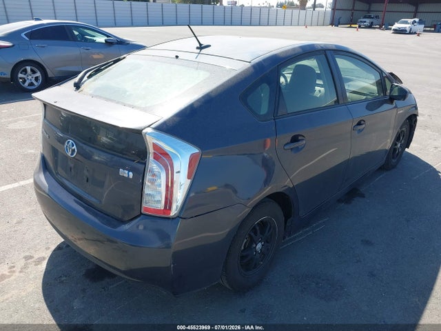 Toyota Prius Three 2014 JTDKN3DU1E0361365 Image 4