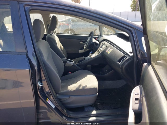 Toyota Prius Three 2014 JTDKN3DU1E0361365 Image 5