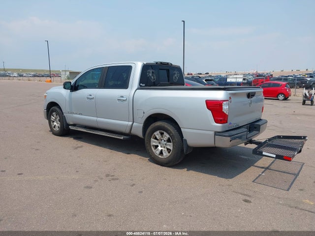 Nissan TITAN SV 2018 1N6AA1EJ0JN504929 Image 3