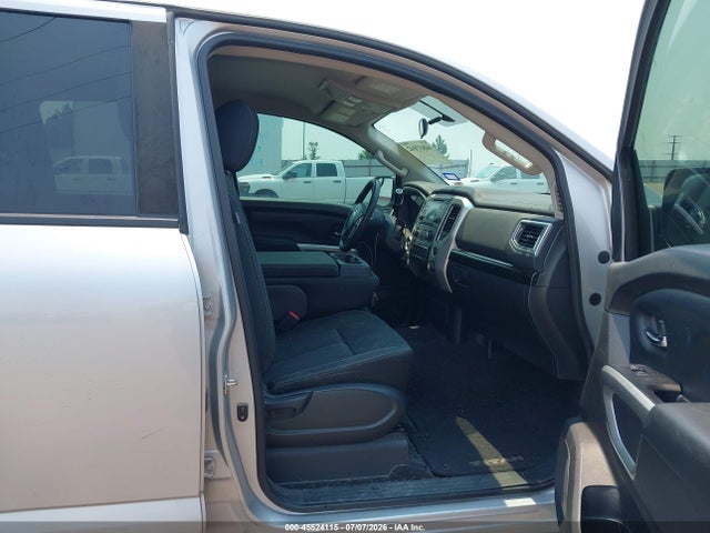 Nissan TITAN SV 2018 1N6AA1EJ0JN504929 Image 5