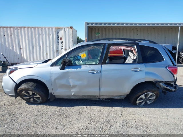 Subaru Forester 2.5i Premium 2018 JF2SJAGC9JH539958 Image 16