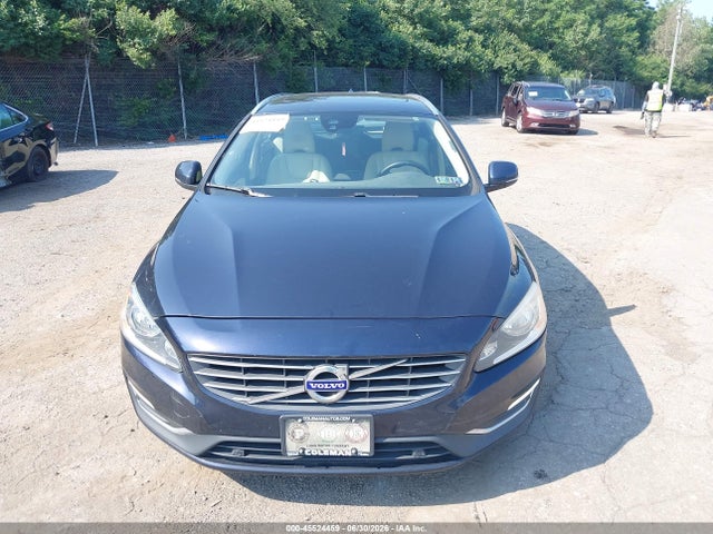 45524459 :رقم المزاد ، YV140MEK1H1343631 vin ، 2017 Volvo V60 T5 Premier مزاد بيع