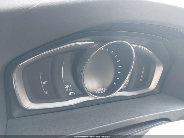 45524459 :رقم المزاد ، YV140MEK1H1343631 vin ، 2017 Volvo V60 T5 Premier مزاد بيع