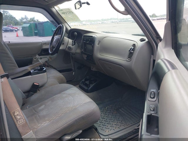45524506 :رقم المزاد ، 4F4YR12U62TM18621 vin ، 2002 Mazda B3000 Ds مزاد بيع