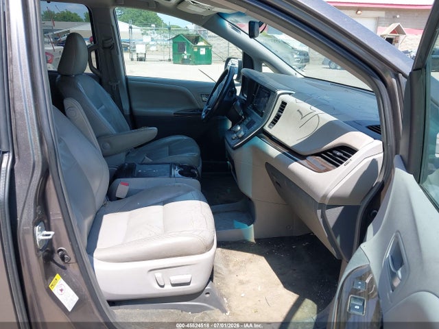 45524518 :رقم المزاد ، 5TDYK3DC5GS722901 vin ، 2016 Toyota Sienna Xle 8 Passenger مزاد بيع